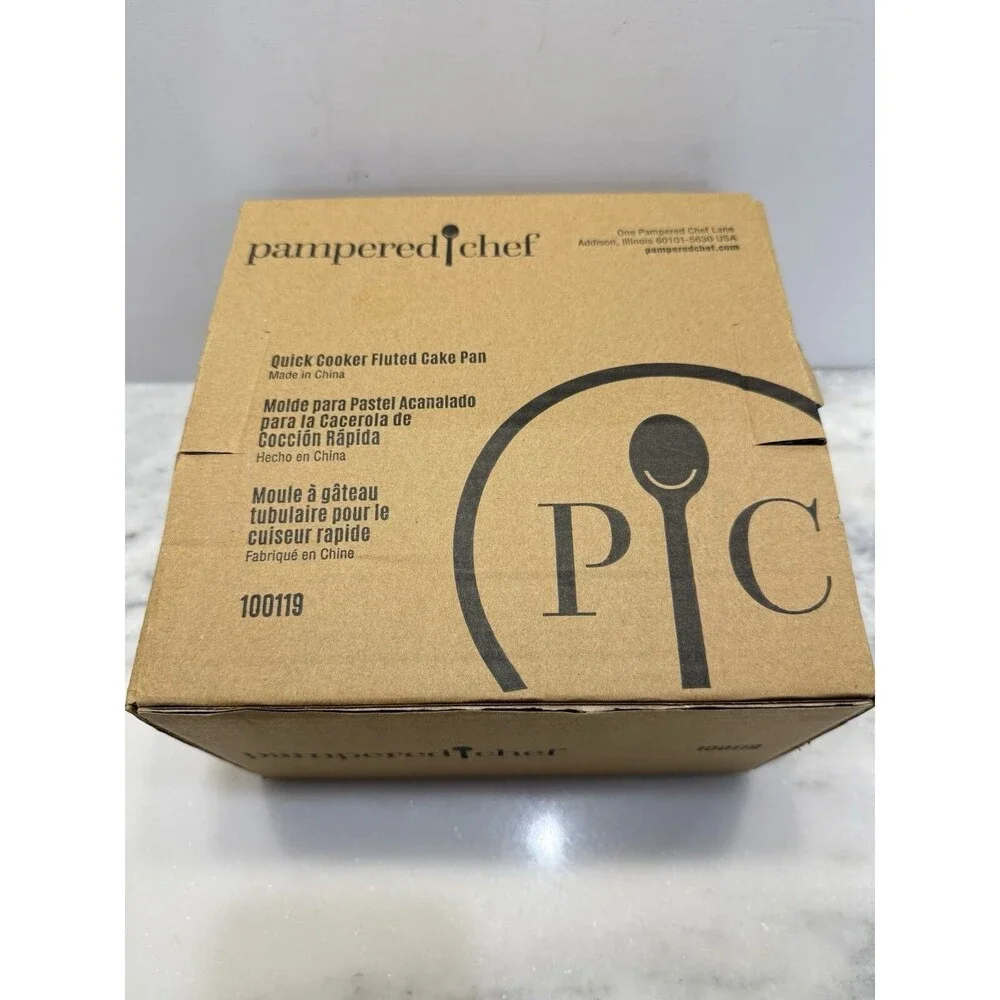 Pampered Chef Quick Cooker Fluted Cake Bundt Cake Pan w/Stand 100119 Non Stick